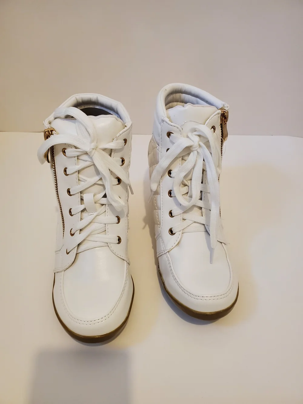 N/A stylish white